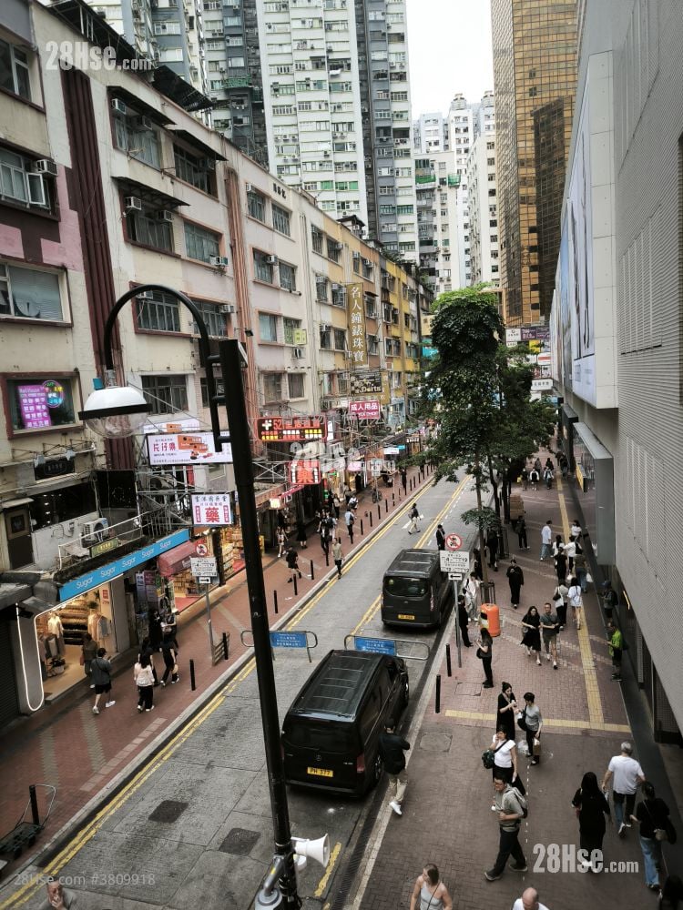 Lockhart Road Rental 3 Bedrooms , 2 Bathrooms 659 ft²