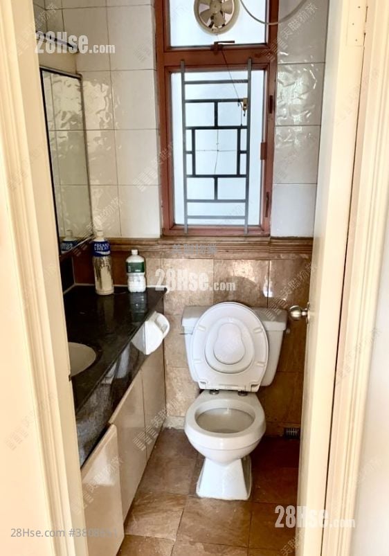 蔚翠花园 售盘 2 房 550 平方尺