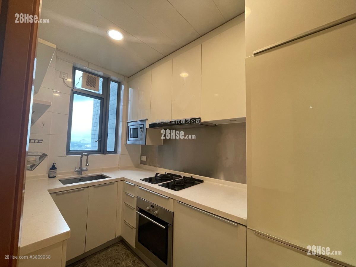 廚房: 御凱 售盤 3 房 , 2 浴室 728 平方呎