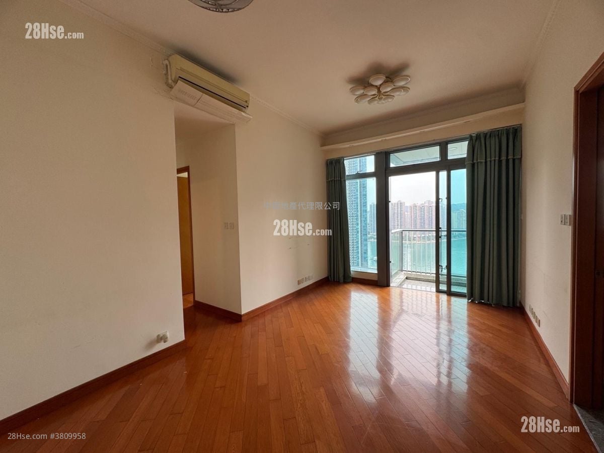 廳: 御凱 售盤 3 房 , 2 浴室 728 平方呎