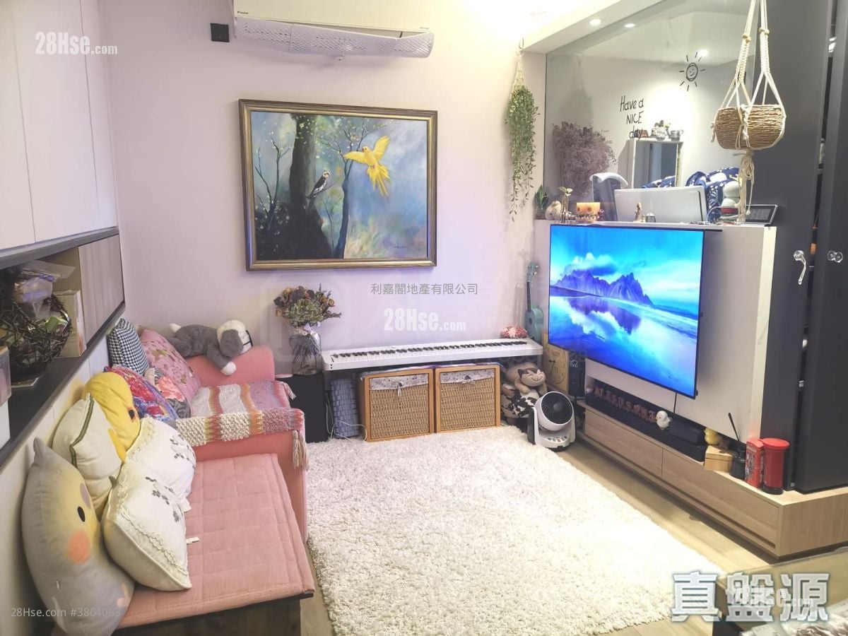 Hoi Lok Court Sell 2 Bedrooms , 1 Bathroom 393 ft²