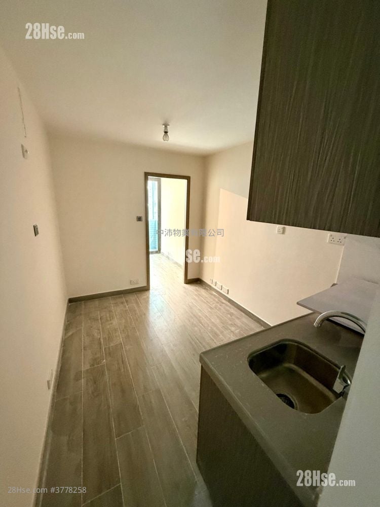 living room: Fuk Hng Tsuen ,Wan Chau Sell 1 Bedroom , 1 Bathroom