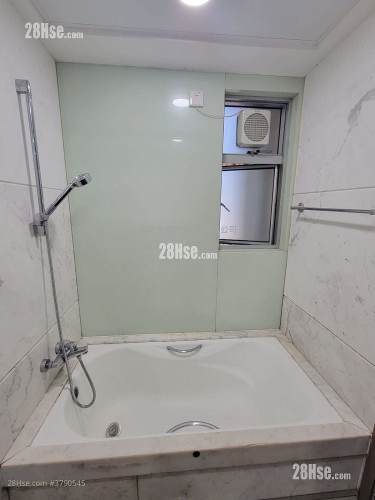 豪门 售盘 3 房 , 2 浴室 870 平方尺