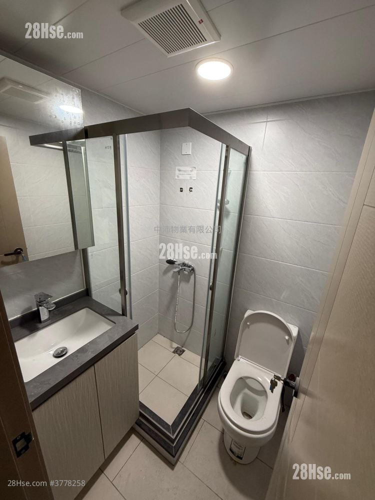 bathroom: Fuk Hng Tsuen ,Wan Chau Sell 1 Bedroom , 1 Bathroom