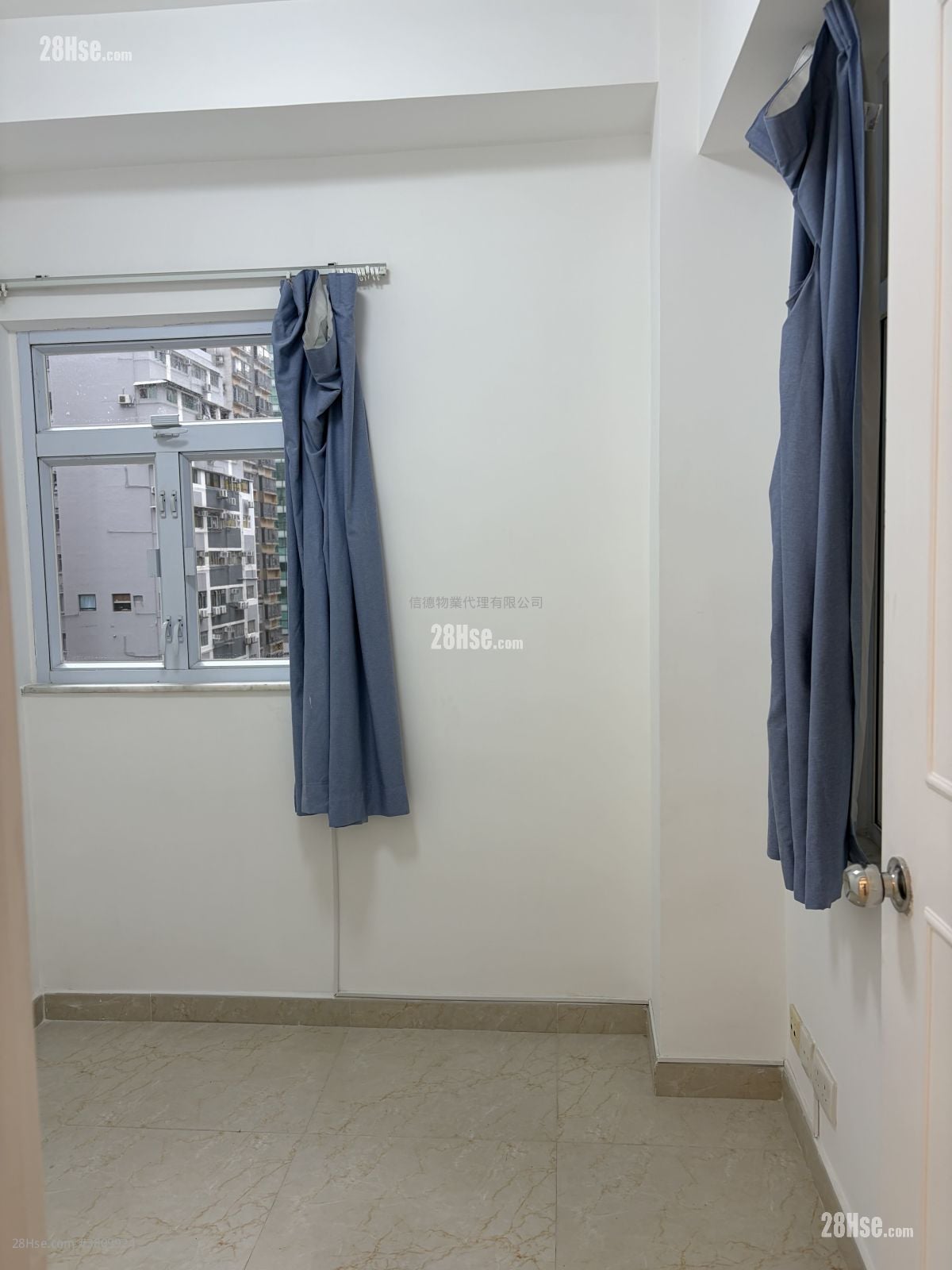 华成大厦 售盘 2 房 , 1 浴室 321 平方尺