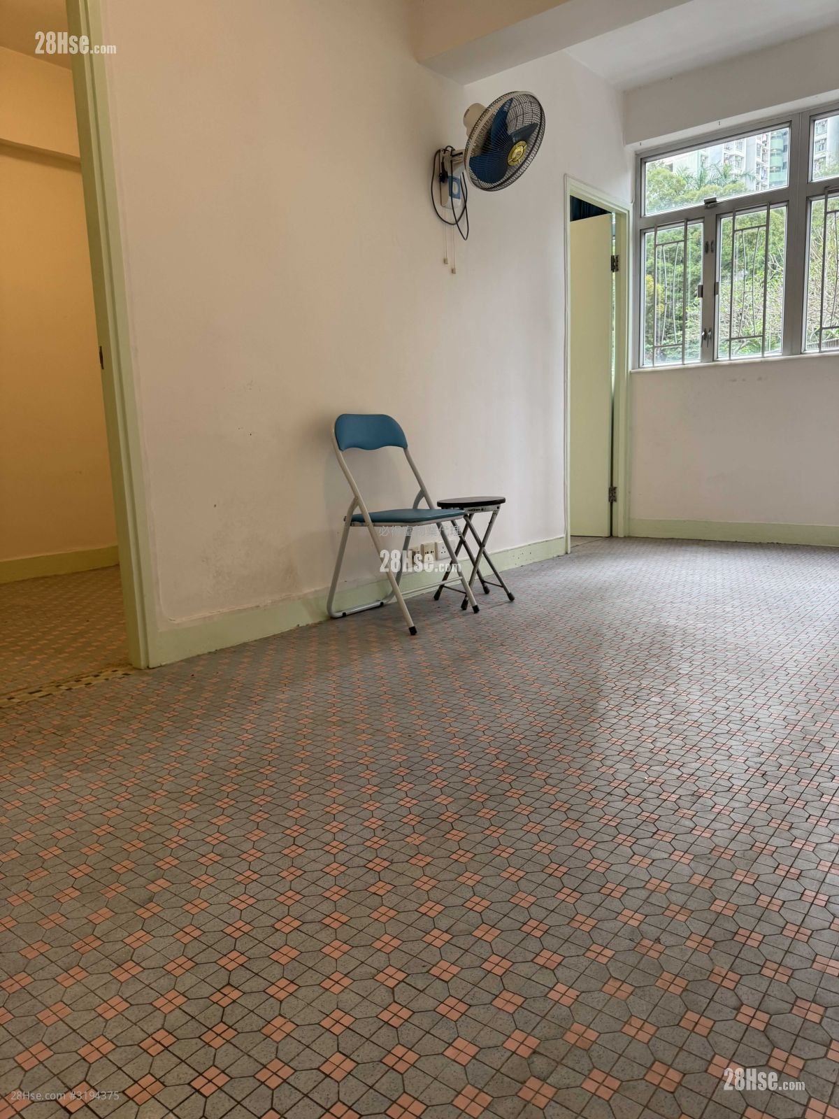 Shing On Building Rental 2 Bedrooms , 1 Bathroom 367 ft²