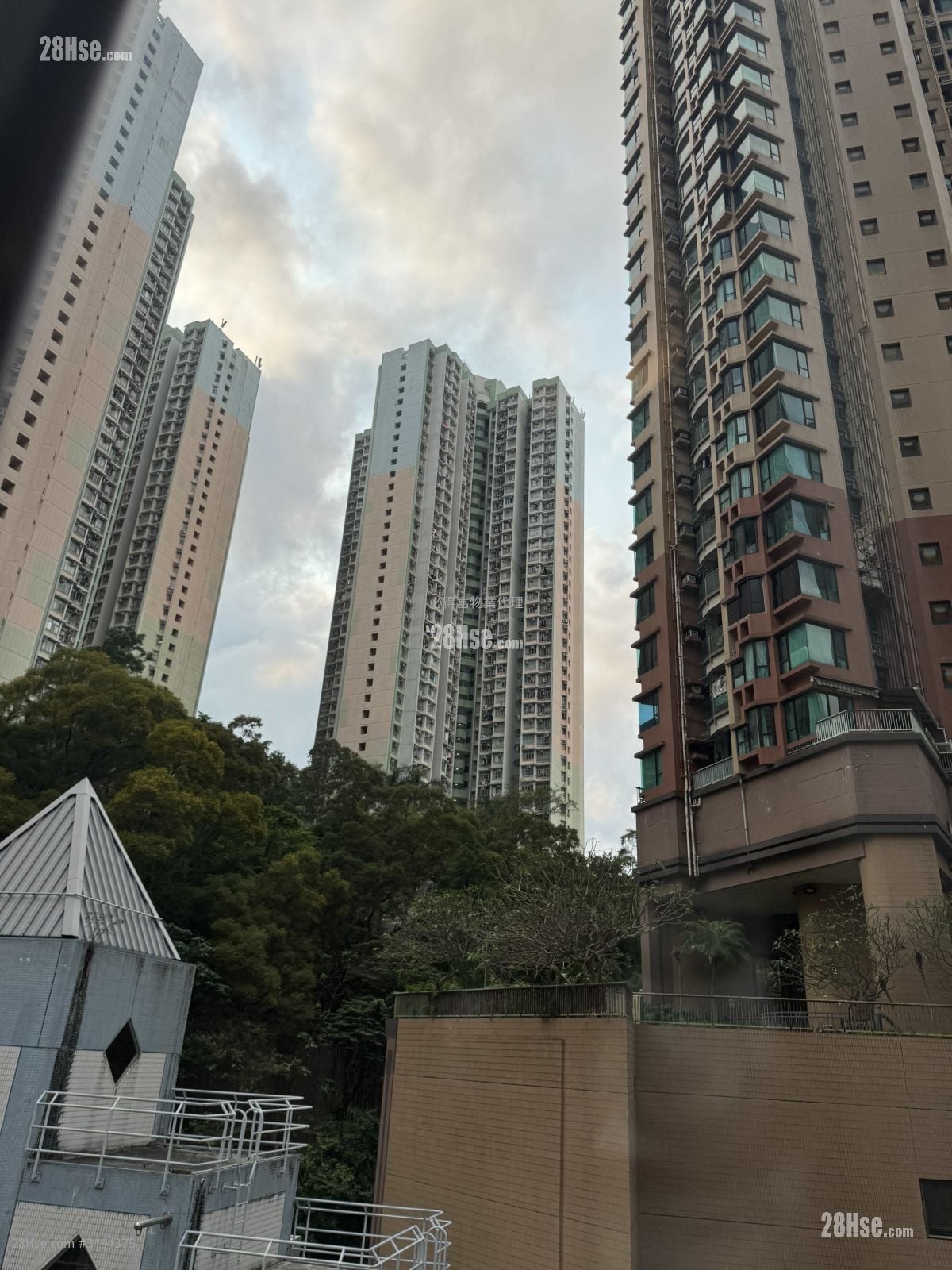 Shing On Building Rental 2 Bedrooms , 1 Bathroom 367 ft²