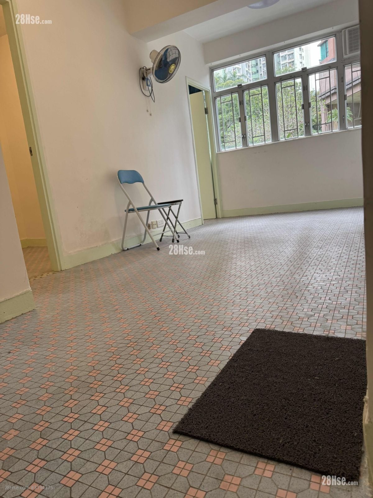 Shing On Building Rental 2 Bedrooms , 1 Bathroom 367 ft²