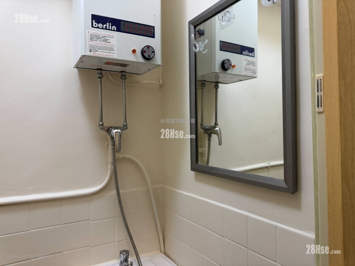 Shing On Building Rental 2 Bedrooms , 1 Bathroom 367 ft²