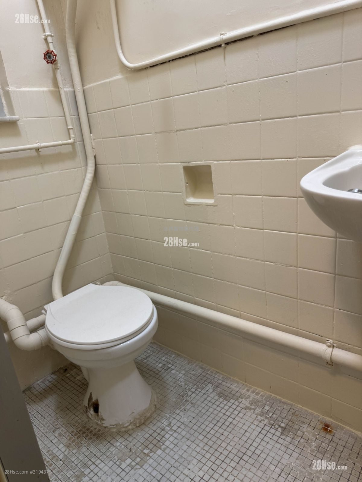 Shing On Building Rental 2 Bedrooms , 1 Bathroom 367 ft²