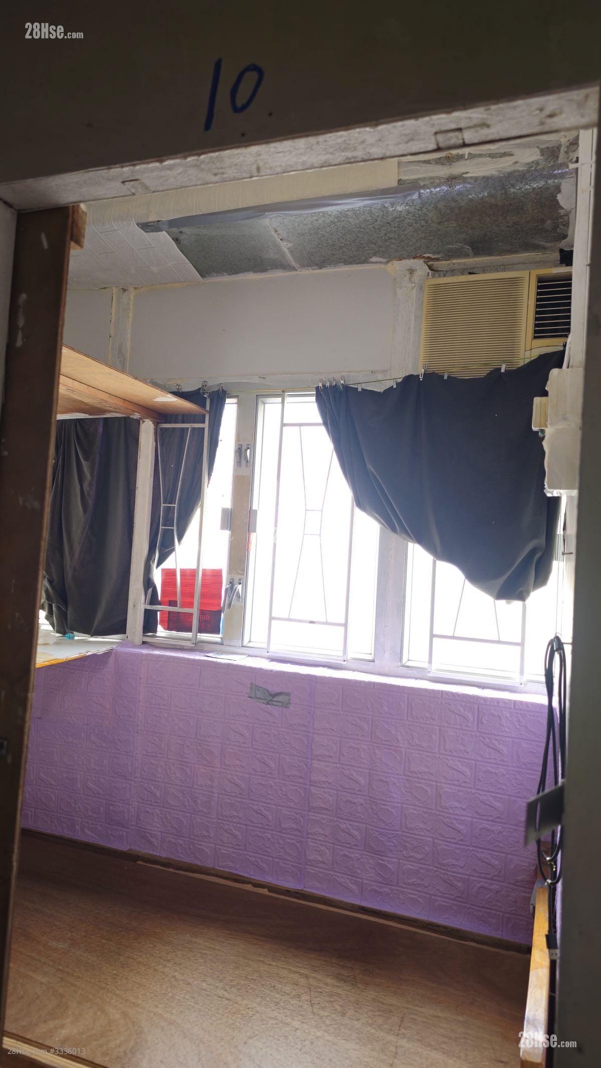 单幢楼房 租盘 5+ 房 , 2 浴室 40 平方尺