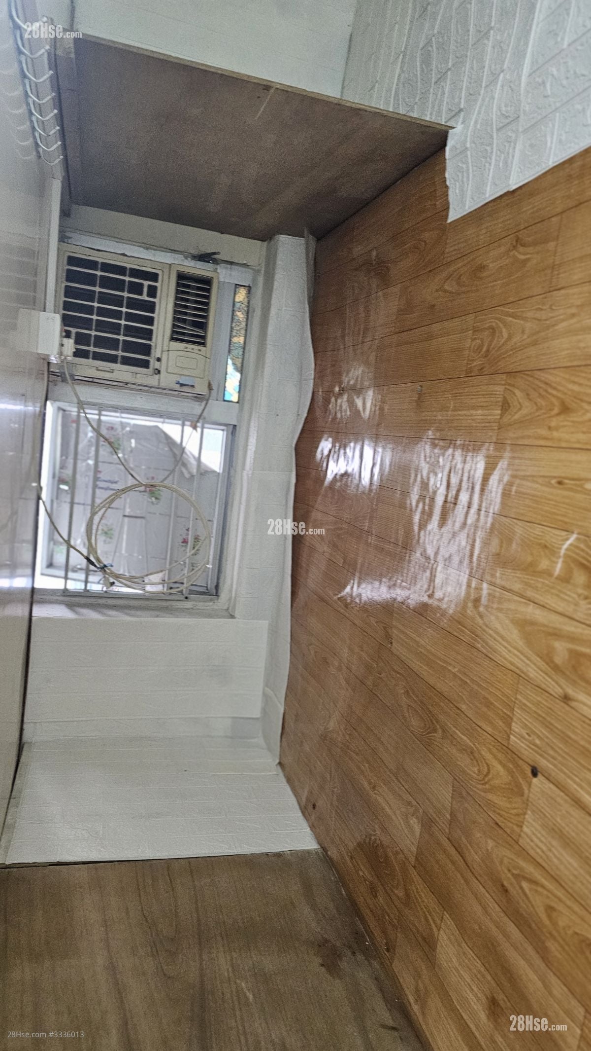 单幢楼房 租盘 5+ 房 , 2 浴室 40 平方尺