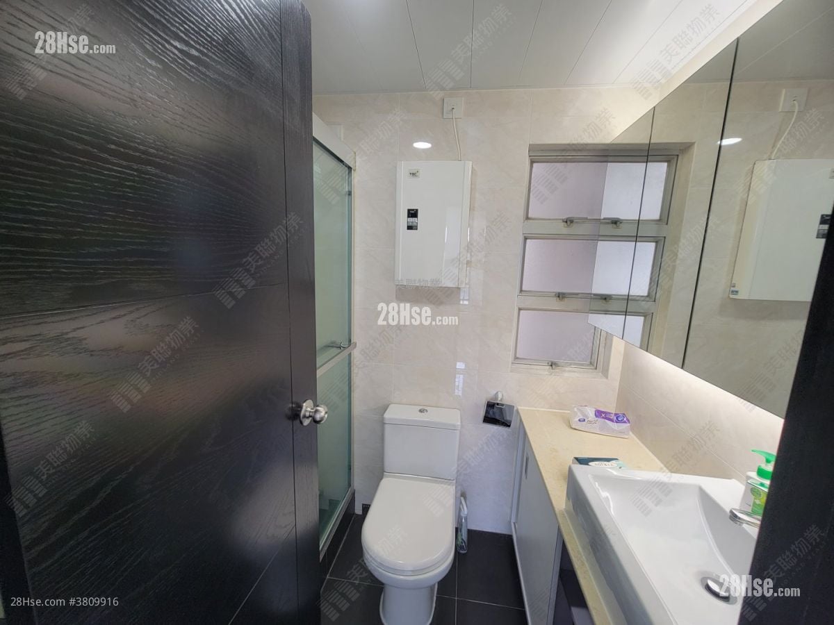 Kingswood Villas Sell 2 Bedrooms , 1 Bathroom 442 ft²