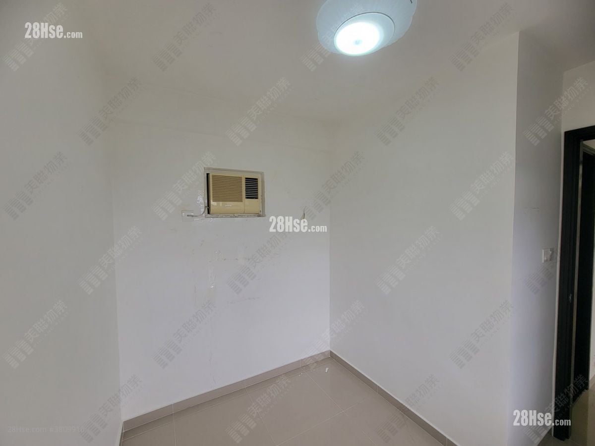 Kingswood Villas Sell 2 Bedrooms , 1 Bathroom 442 ft²