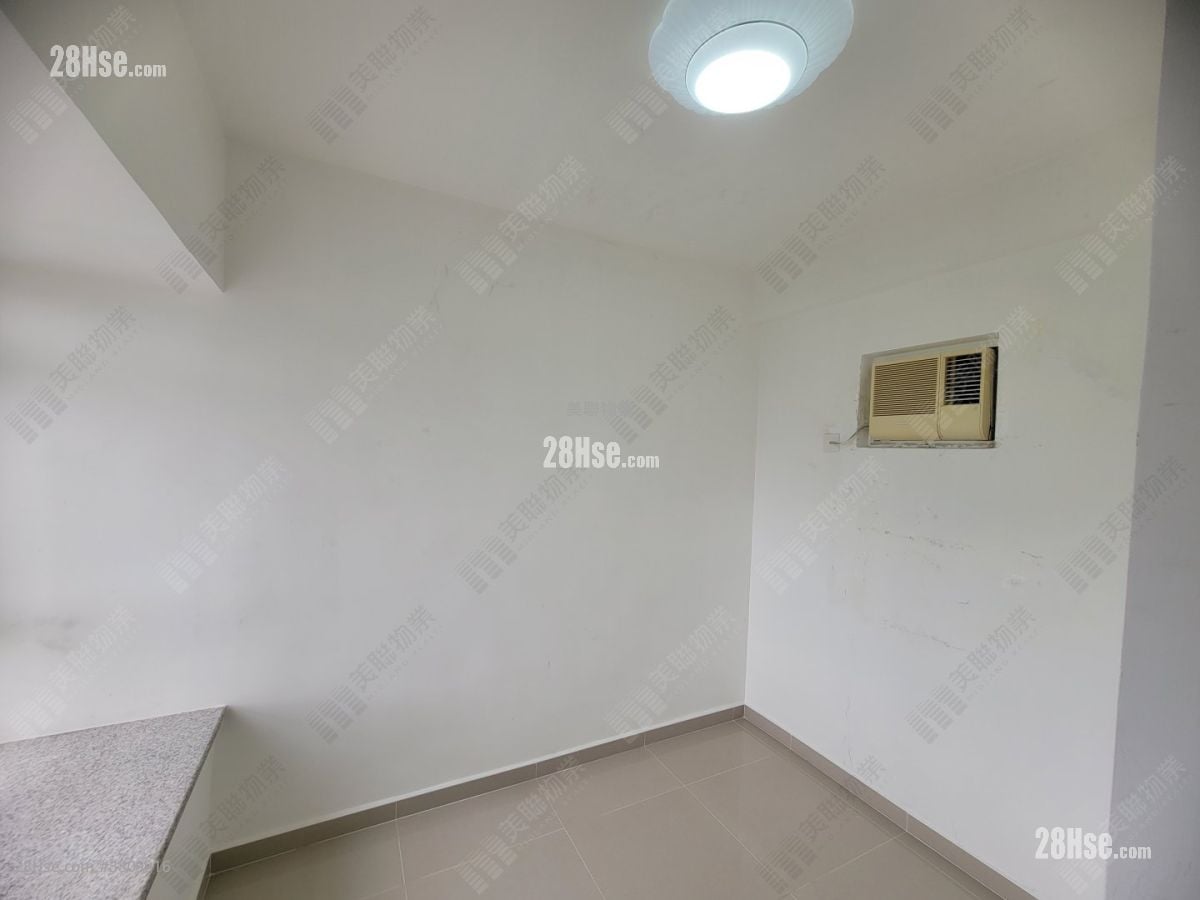 Kingswood Villas Sell 2 Bedrooms , 1 Bathroom 442 ft²