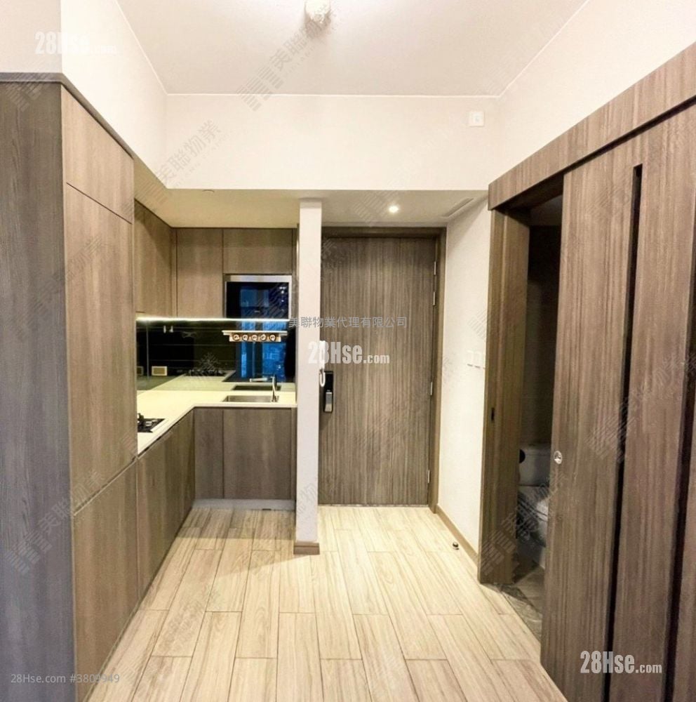 Park One Sell 3 Bedrooms 418 ft²