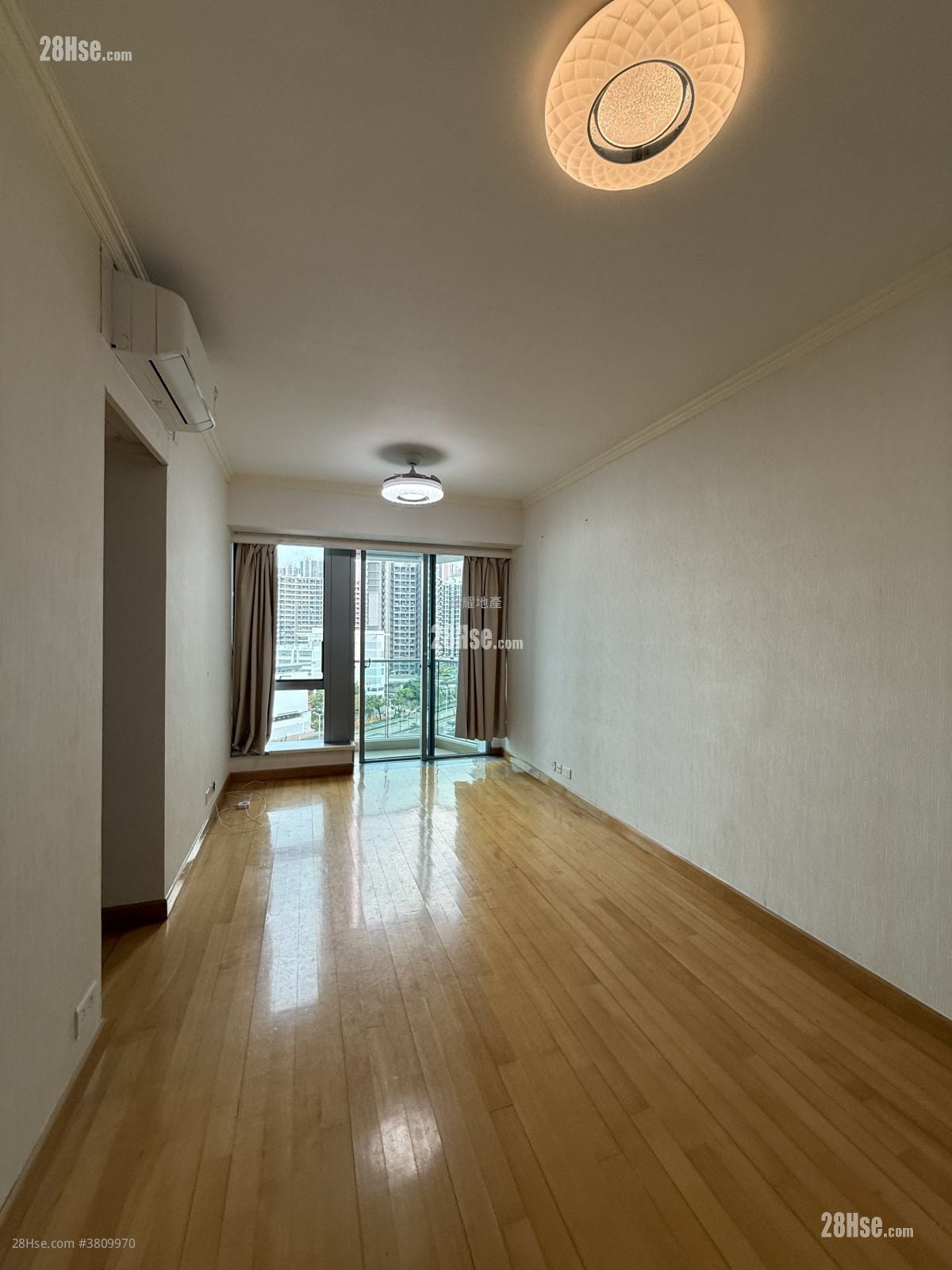 The Parkside 租盤 3 房 , 2 浴室 726 平方呎