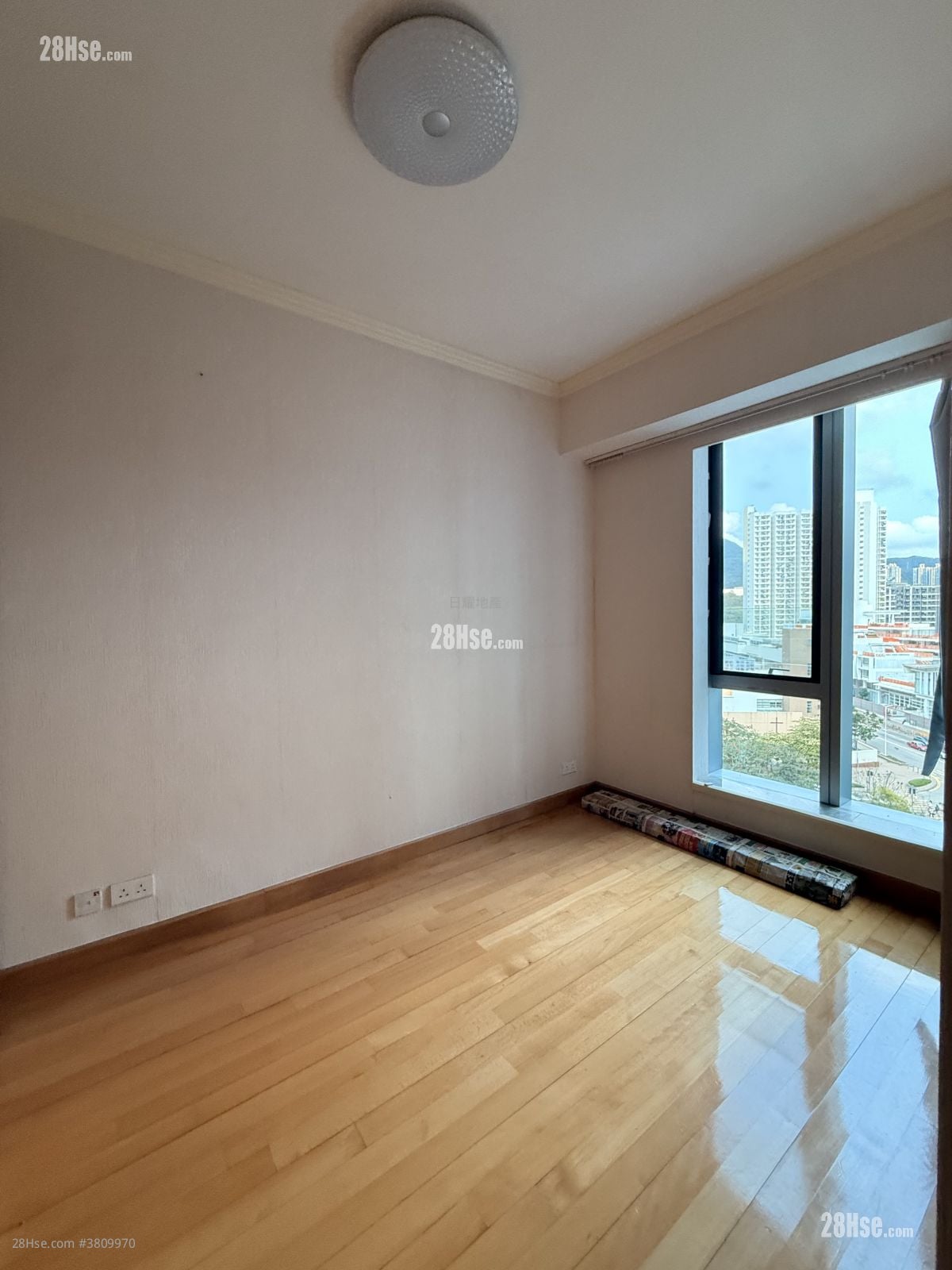 The Parkside 租盤 3 房 , 2 浴室 726 平方呎