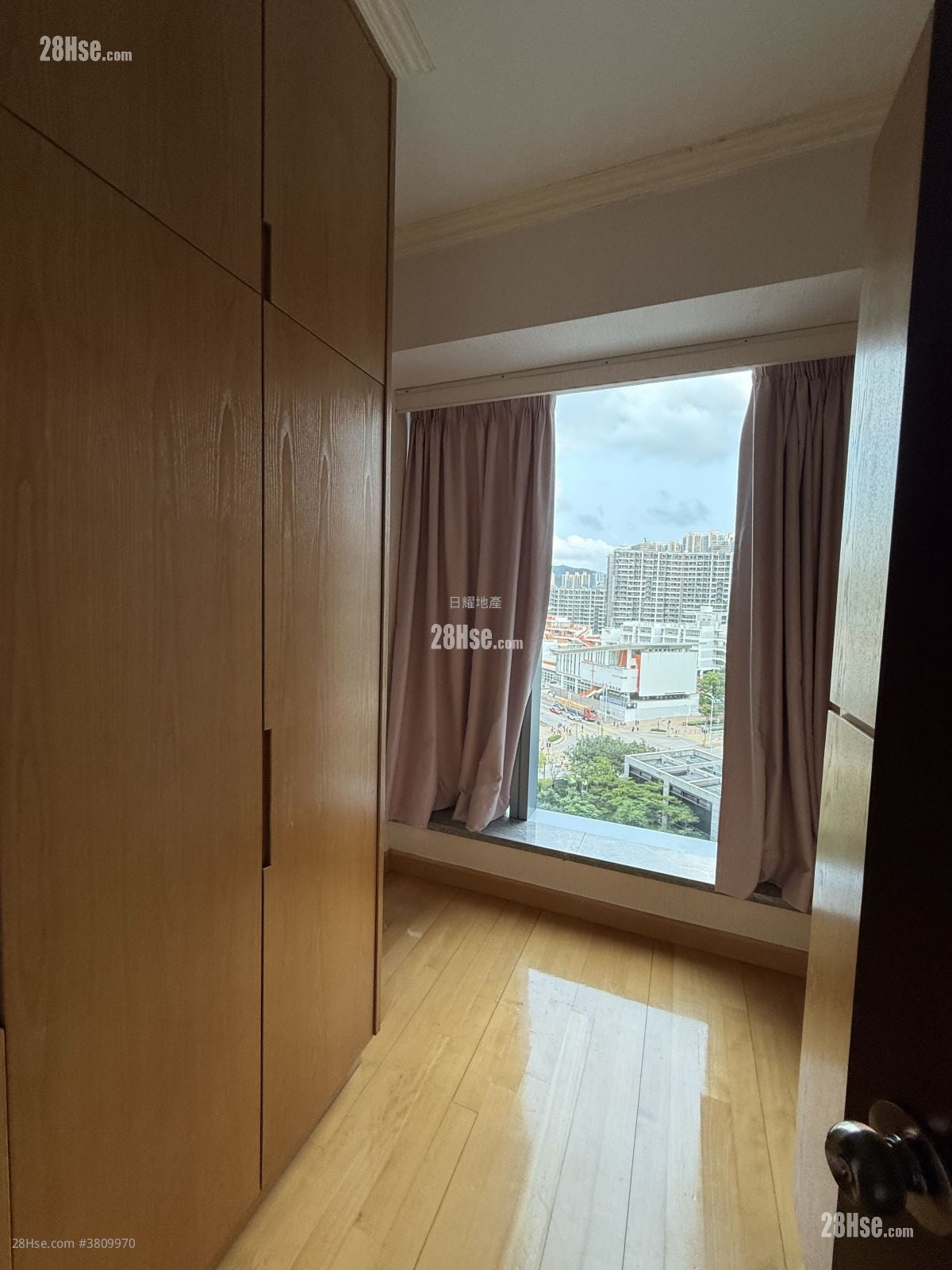 The Parkside 租盤 3 房 , 2 浴室 726 平方呎