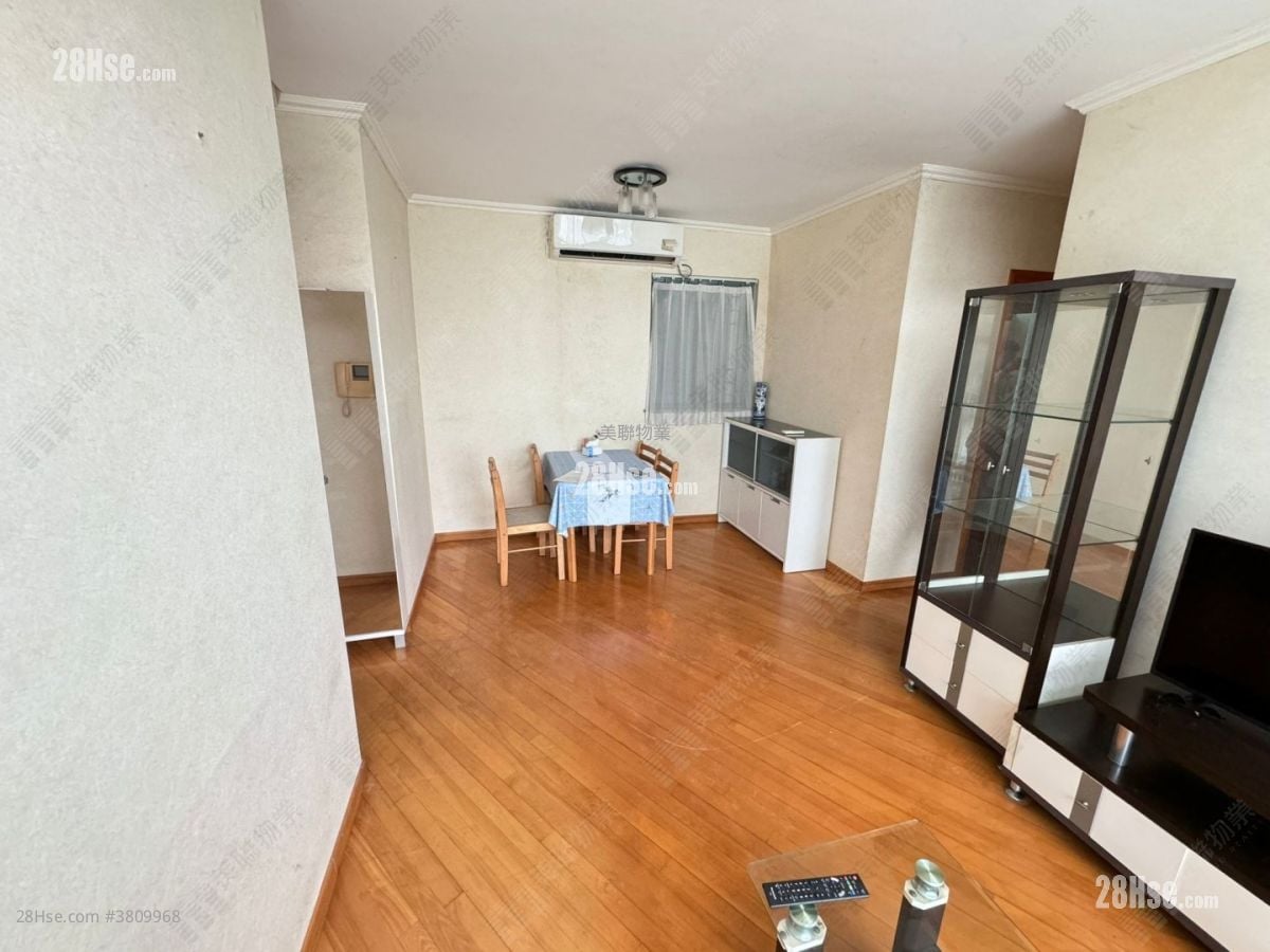 Tung Chung Crescent Sell 2 Bedrooms 536 ft²