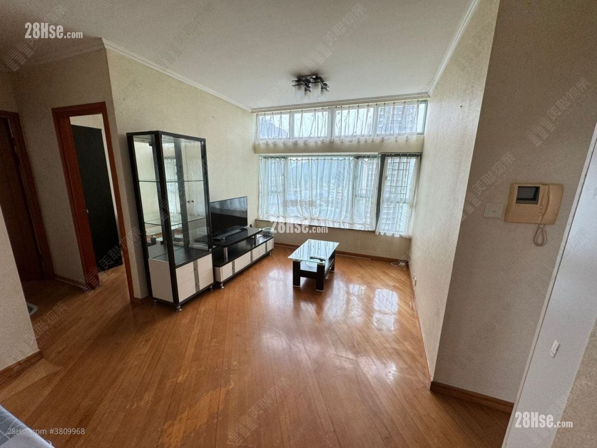 Tung Chung Crescent Sell 2 Bedrooms 536 ft²