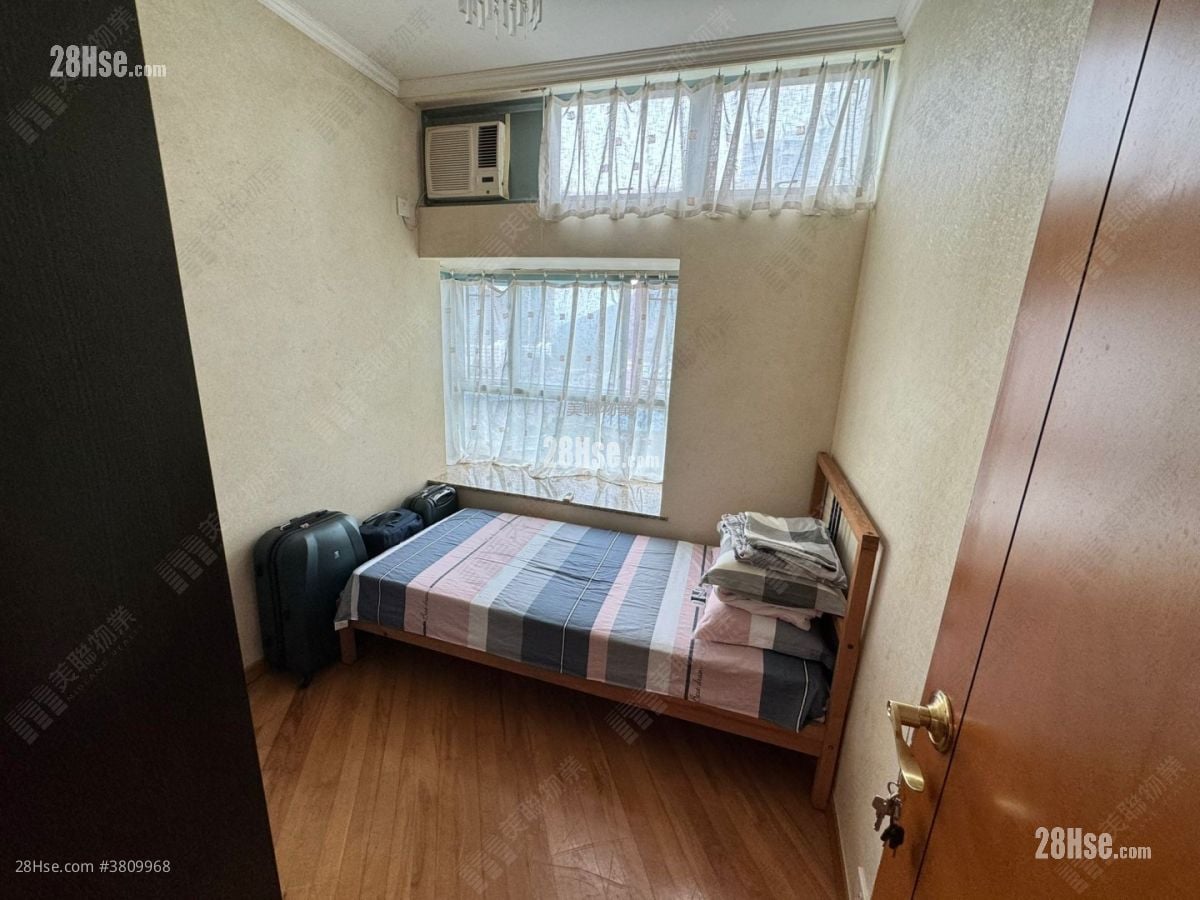 Tung Chung Crescent Sell 2 Bedrooms 536 ft²