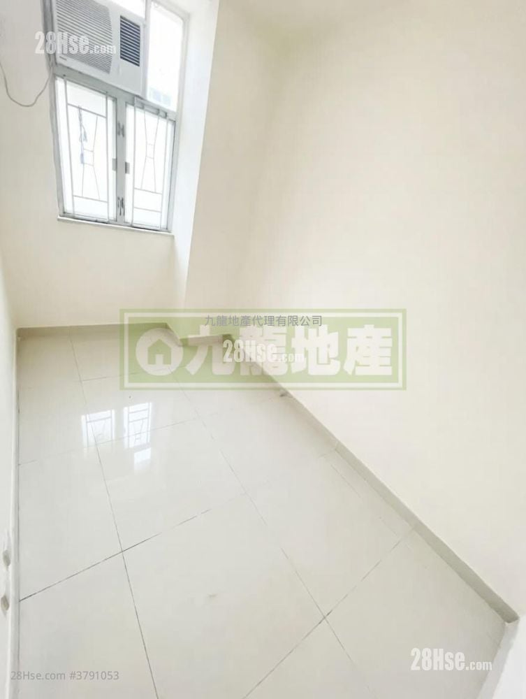 Kin Wo Court Sell 1 Bedroom , 1 Bathroom 268 ft²
