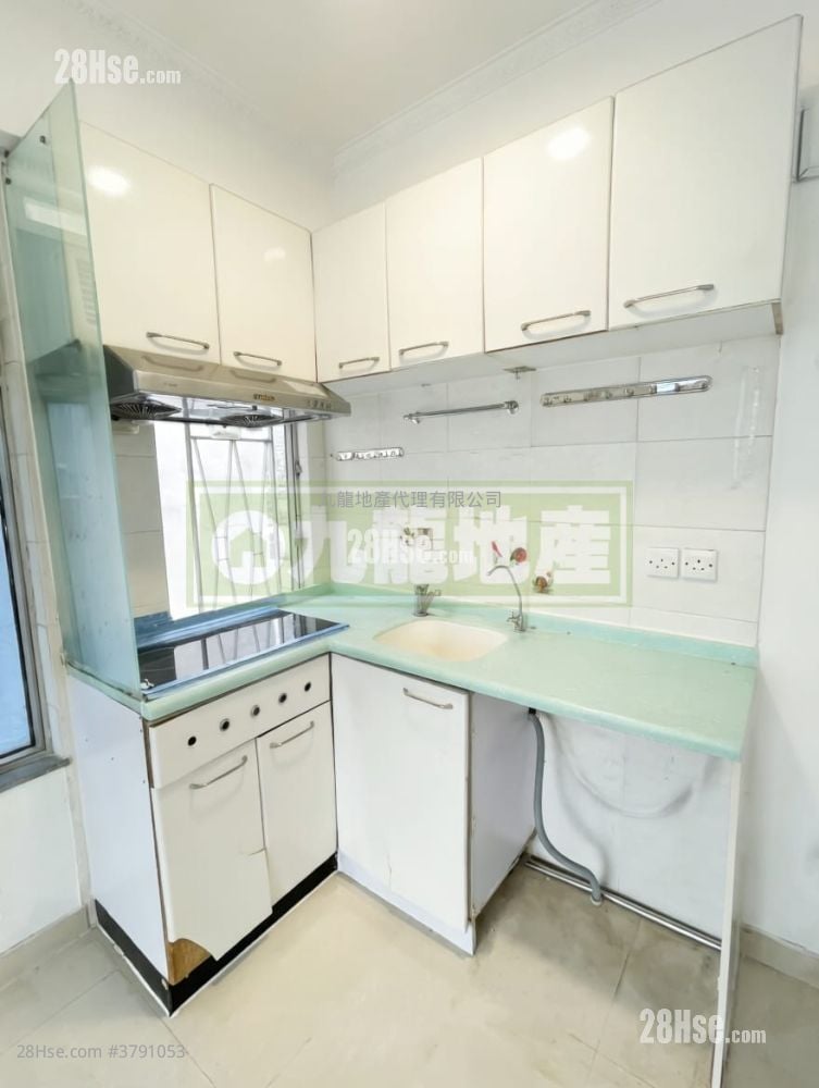 Kin Wo Court Sell 1 Bedroom , 1 Bathroom 268 ft²