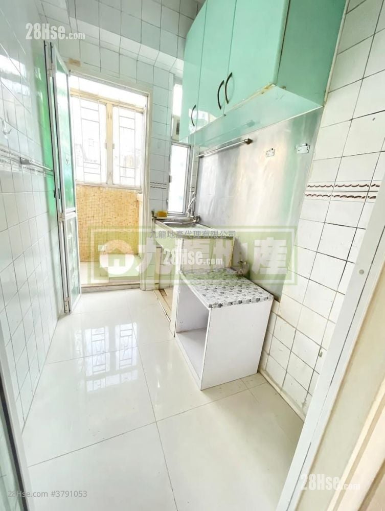 Kin Wo Court Sell 1 Bedroom , 1 Bathroom 268 ft²