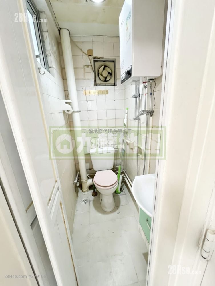 Kin Wo Court Sell 1 Bedroom , 1 Bathroom 268 ft²