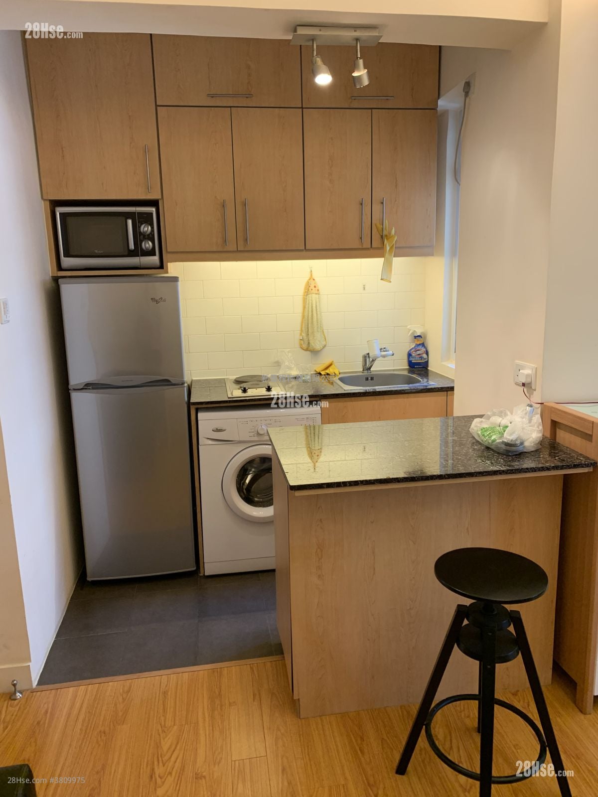 熙华大厦 租盘 1 房 336 平方尺