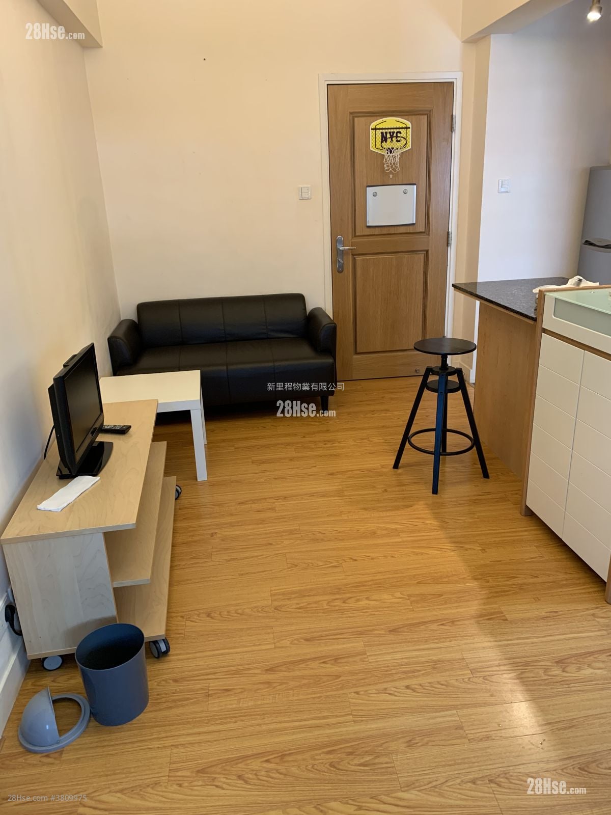 熙华大厦 租盘 1 房 336 平方尺