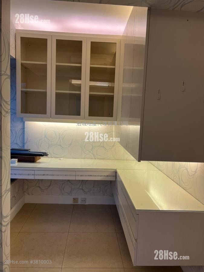 Festival City Sell 3 Bedrooms , 1 Bathroom 678 ft²