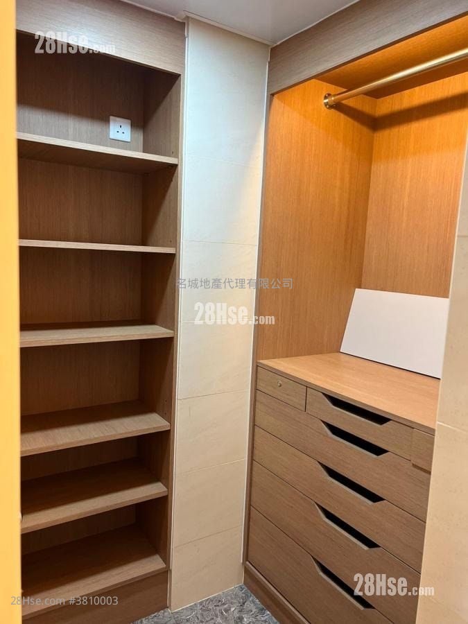 Festival City Sell 3 Bedrooms , 1 Bathroom 678 ft²