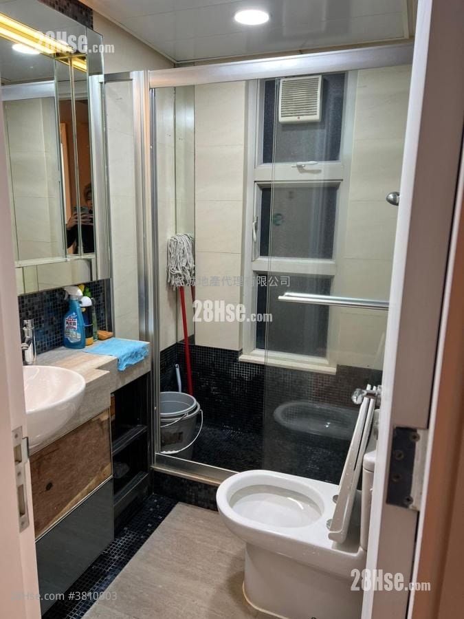 Festival City Sell 3 Bedrooms , 1 Bathroom 678 ft²