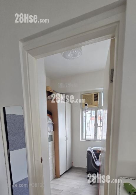 Hung Kwong Building Sell 412 ft²