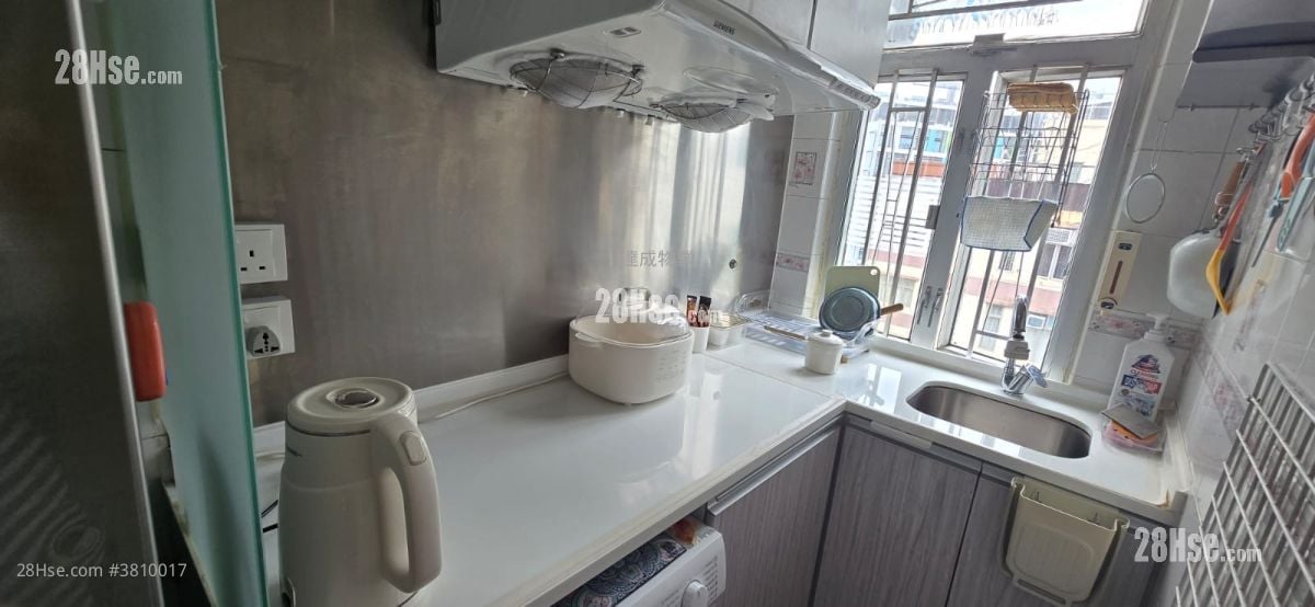 Hung Kwong Building Sell 412 ft²