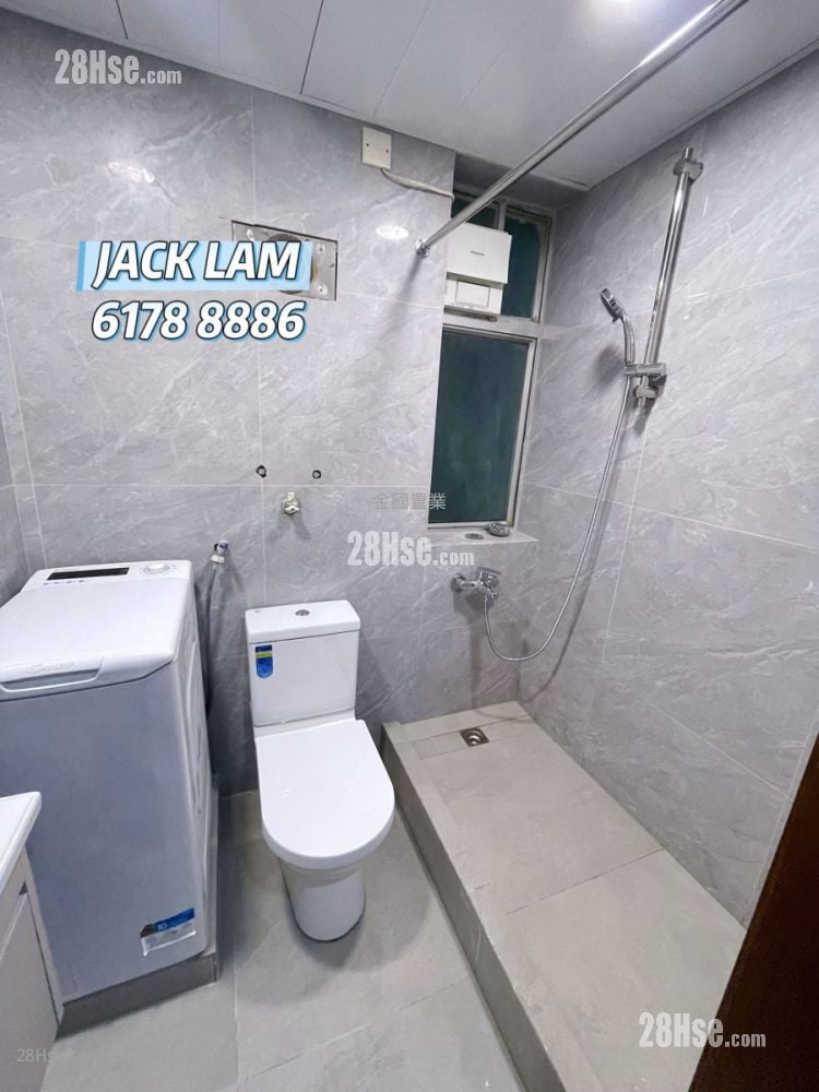 Luna Court Sell 2 Bedrooms , 1 Bathroom 447 ft²