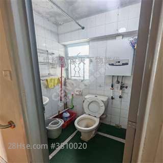 Charming Garden Sell 3 Bedrooms , 1 Bathroom 592 ft²