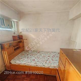 Charming Garden Sell 3 Bedrooms , 1 Bathroom 592 ft²