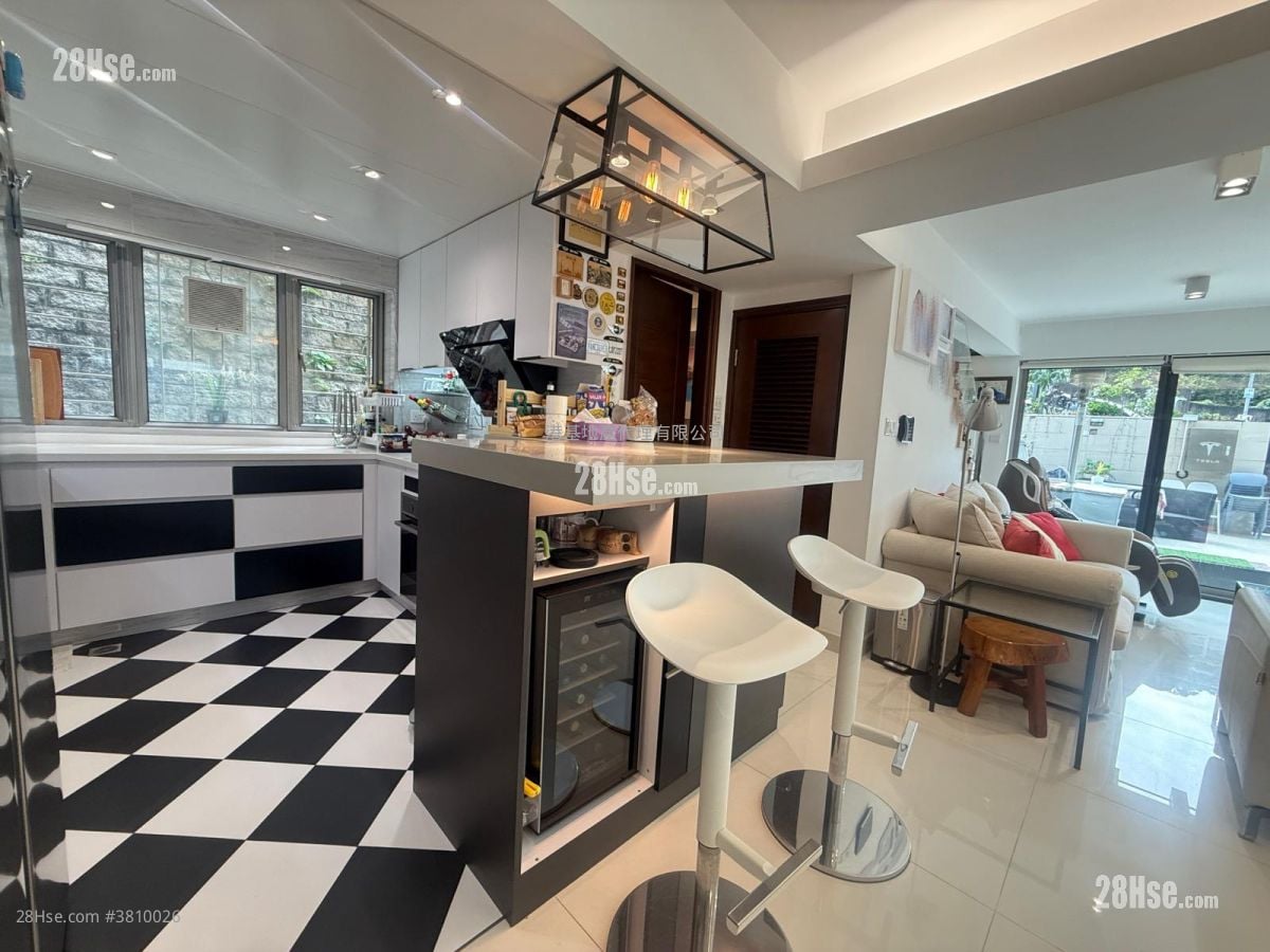 Ha Yeung Village Sell 4 Bedrooms , 2 Bathrooms 1,400 ft²