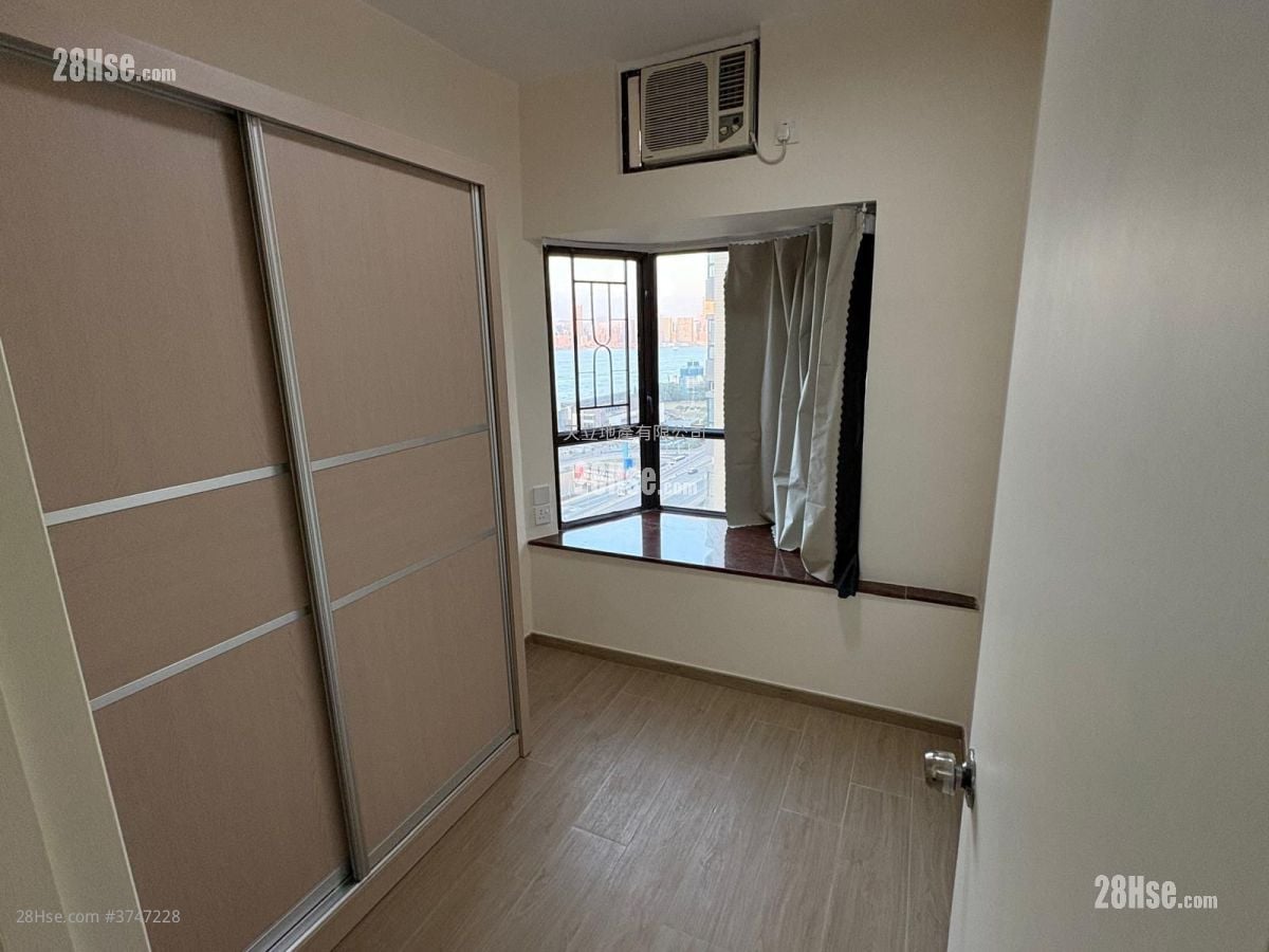 Connaught Garden Sell 2 Bedrooms , 1 Bathroom 334 ft²