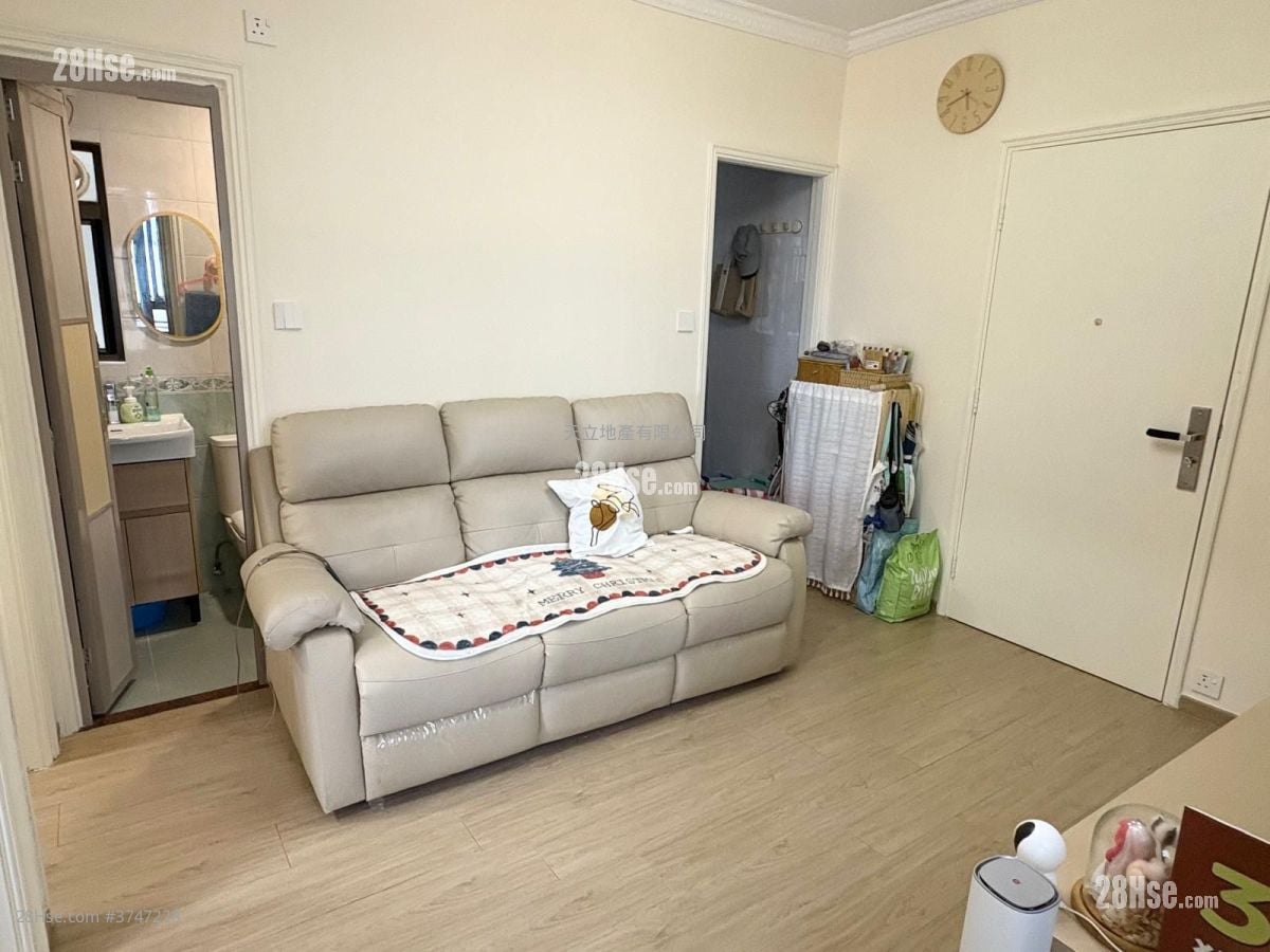 Connaught Garden Sell 2 Bedrooms , 1 Bathroom 334 ft²