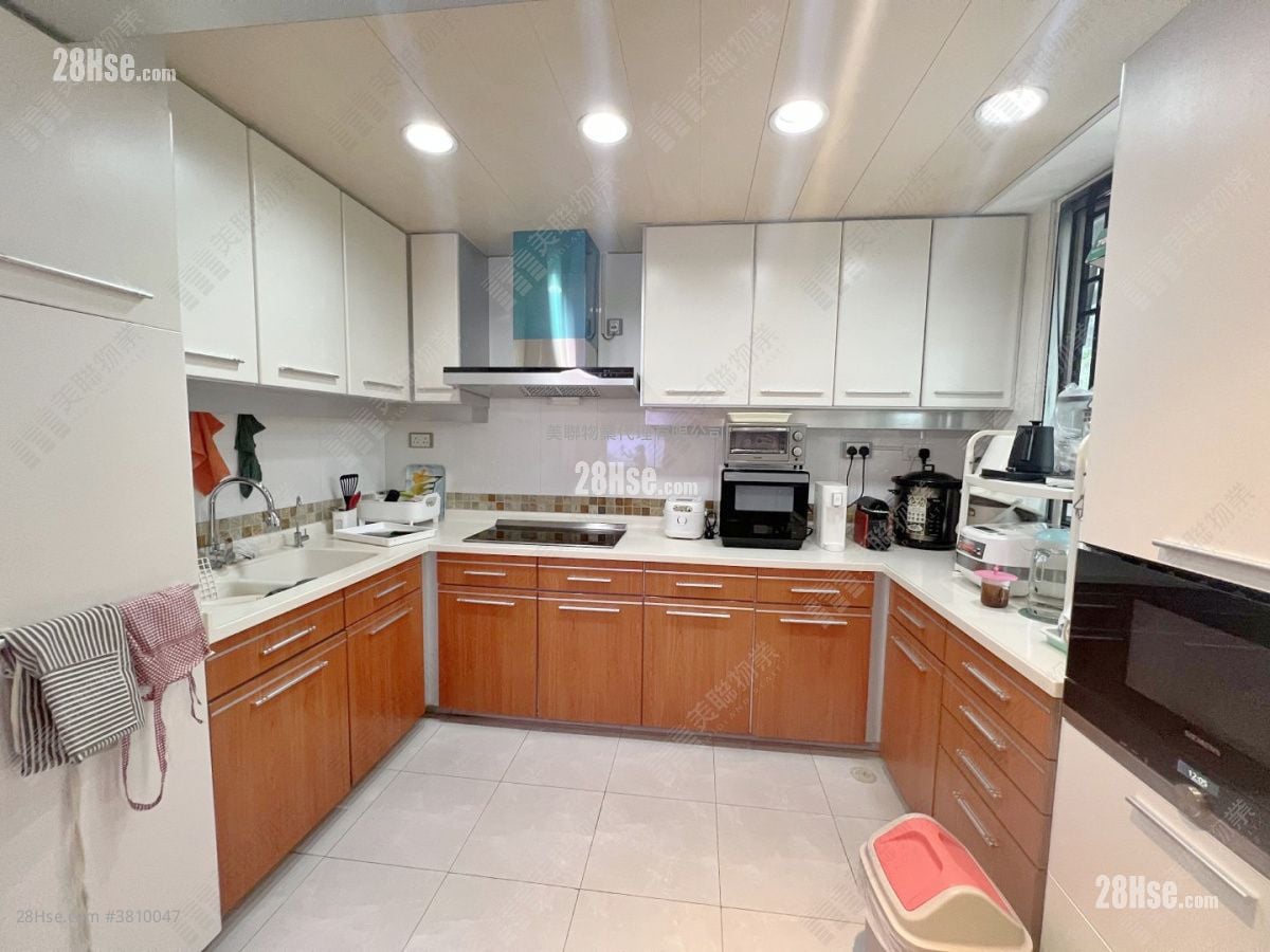 Palm Springs Sell 3 Bedrooms , 3 Bathrooms 1,377 ft²