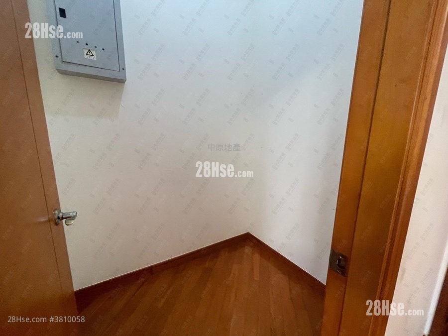 御凯 售盘 3 房 , 2 浴室 728 平方尺