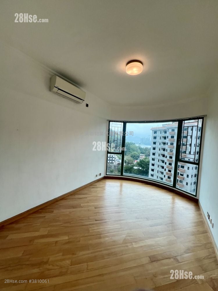 master room: Royal Sea Crest Sell 3 Bedrooms , 3 Bathrooms 1,056 ft²