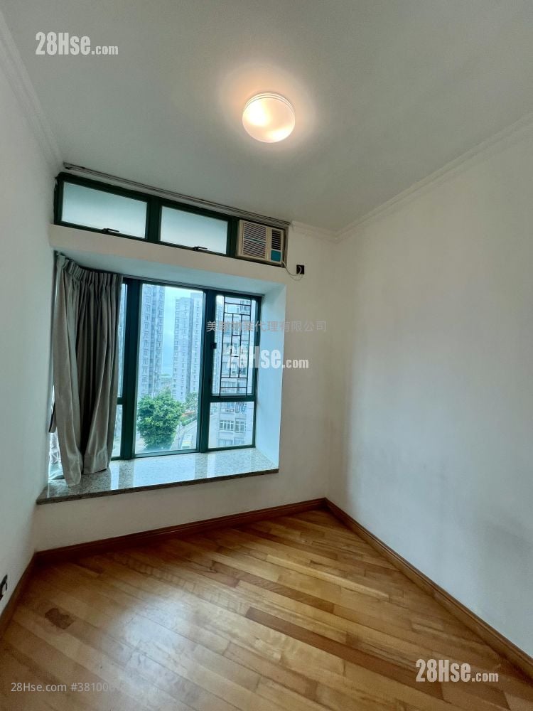 bedroom 2: Royal Sea Crest Sell 3 Bedrooms , 3 Bathrooms 1,056 ft²