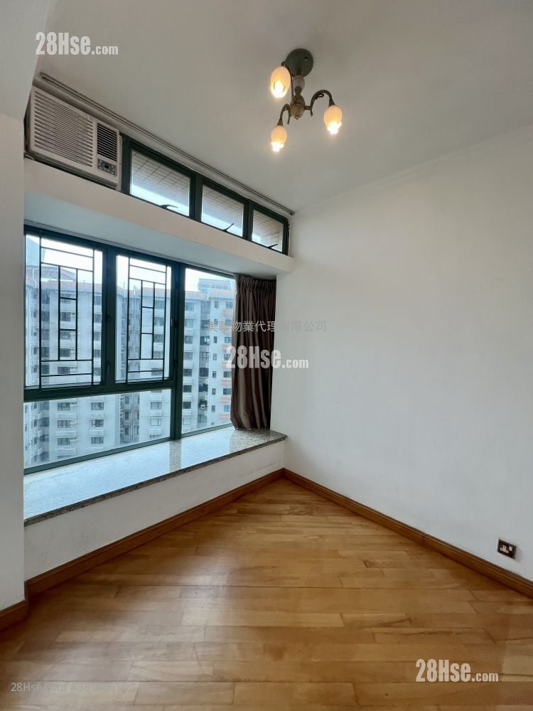 bedroom 1: Royal Sea Crest Sell 3 Bedrooms , 3 Bathrooms 1,056 ft²