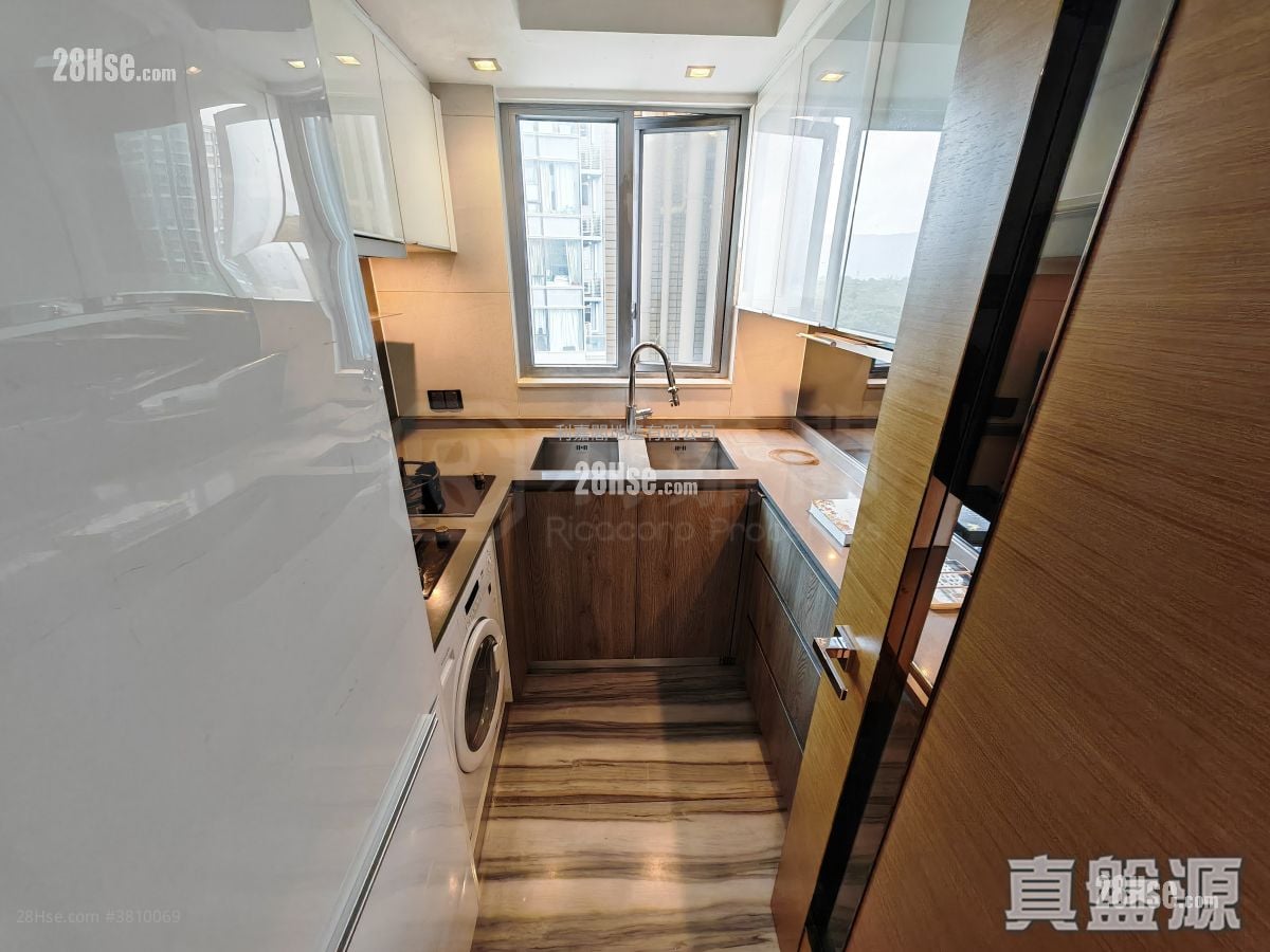 峻峦 售盘 3 房 606 平方尺