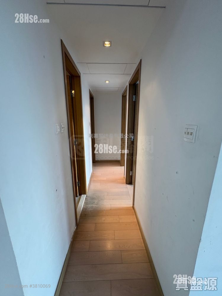 峻峦 售盘 3 房 606 平方尺